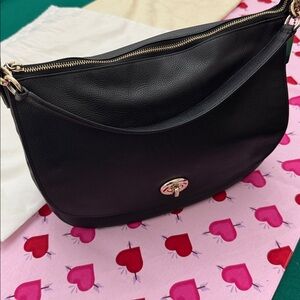 Coach classic black purse w/ optional unused shoulder strap; w/dust cloth (OLCC)